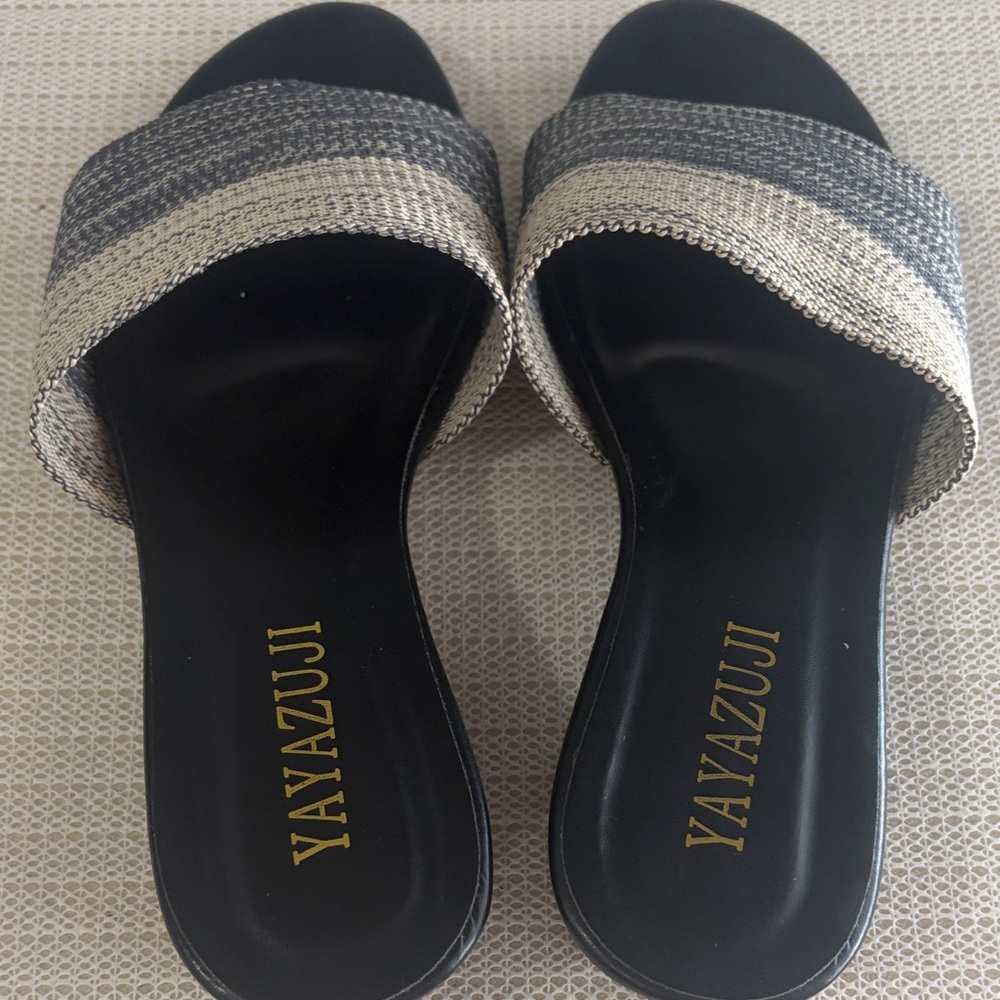 Women's Black and Gray Slide Sandals